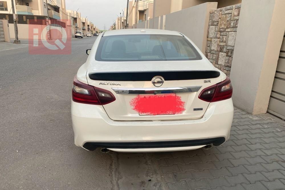 نيسان ألتيما